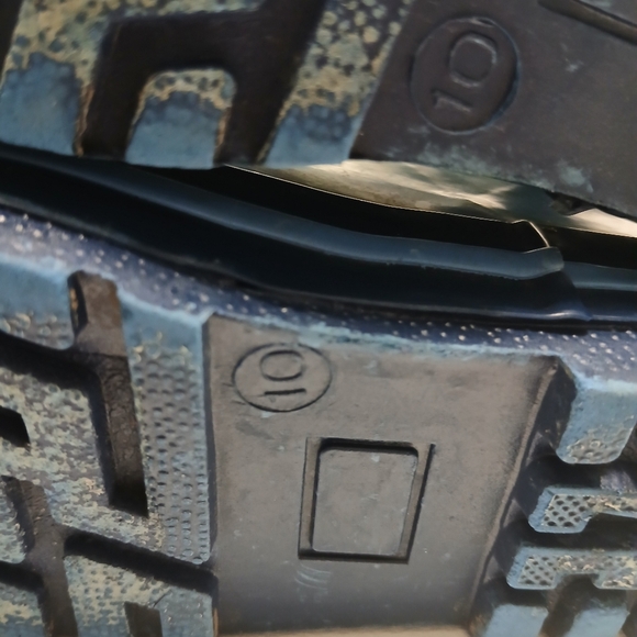 Kids Dinosaur Rain Boots - Blue and Green - Picture 9 of 10